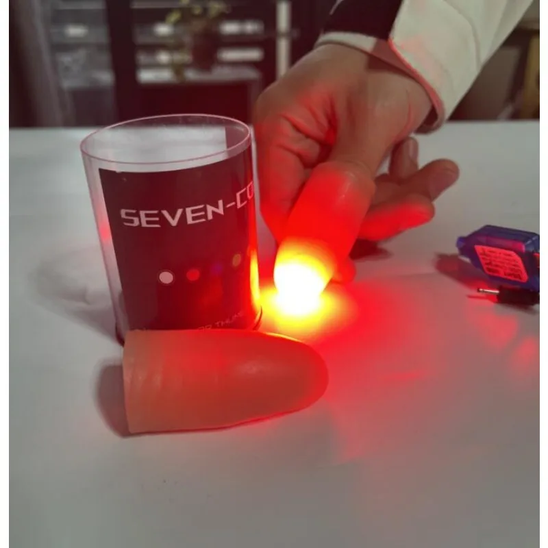 SUPER LIGHT เจ็ดสี LED Light T - Thumb Tip Magic Trick Set บทวิจารณ์และราคา